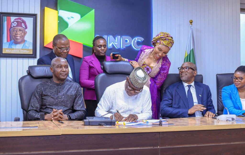 WetClay Energy Technology (The WET) congratulates Nigeria LNG (NLNG) and its partners on the signing of long-term Gas Supply Agreements (GSAs) with six leading suppliers to deliver up to 1,290 million standard cubic feet per day (mmscf/d) of gas to the Bonny Plant.